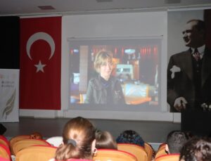 İKÇÜ Film Festivali “Güzel Adam Süreyya” Belgesel Film Gösterimi ve Söyleşisine Ev Sahipliği Yaptı