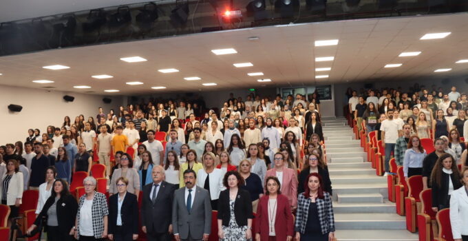 Hemşirelik Haftası İKÇÜ’de Coşkuyla Kutlandı
