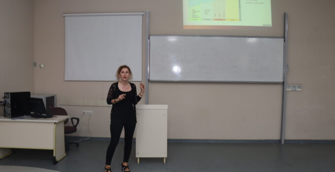 Eczacılık Fakültesi Klinik Araştırma Süreçleri’ni Konu Alan Seminer Düzenledi