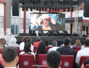 İKÇÜ Film Festivali’nde Görkemli Gala: “Zorla Güvenlik” Filmi Açık Hava Gösterimi ve Söyleşi