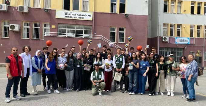 İKÇÜ SKS Genç Yeşilay Topluluğu’nun “Nesilden Nesile Bağımsızlık” Projesi Hayata Geçti