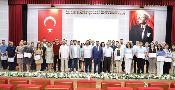 İKÇÜ’de “Formasyona Yönelik Eğiticilerin Eğitimi” Sertifika Töreni