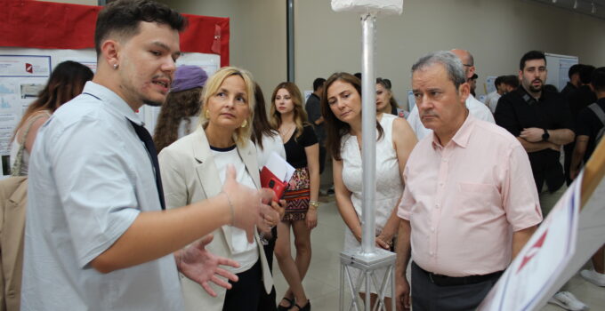 Mühendislik Öğrencileri Bitirme Projelerini Sergiledi