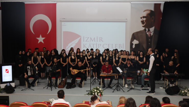 Yaşlı Bakımı Programı Öğrencilerinin “Uğraşı Terapisi Yıl Sonu Konseri” Müzikseverleri Büyüledi