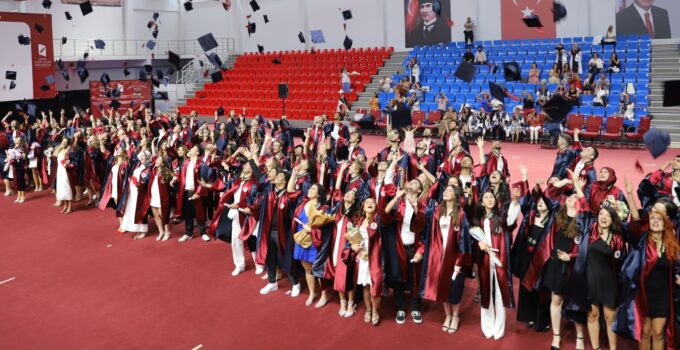 Geleceğe Yön Verecek İİBF’liler Kep Attı
