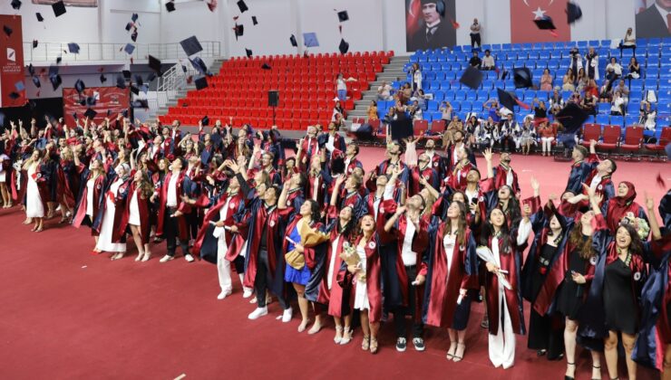 Geleceğe Yön Verecek İİBF’liler Kep Attı