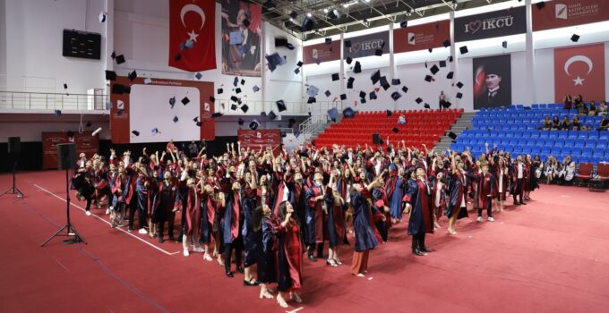 ‘Farkında’ ve ‘Farklı’ Diş Hekimleri Uğurlandı