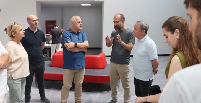 İKÇÜ’nün Tam Akredite Bölümünün Ödüllü Bitirme Projeleri Bu Sergide Yer Aldı