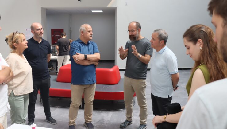 İKÇÜ’nün Tam Akredite Bölümünün Ödüllü Bitirme Projeleri Bu Sergide Yer Aldı