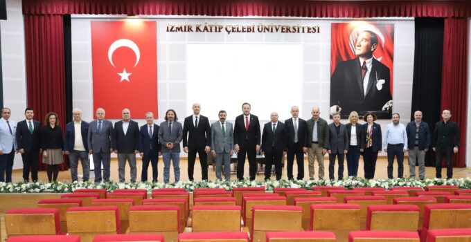 MÜSİAD Yüksek İstişare Heyeti Başkanı Asmalı Gençlerle Buluştu