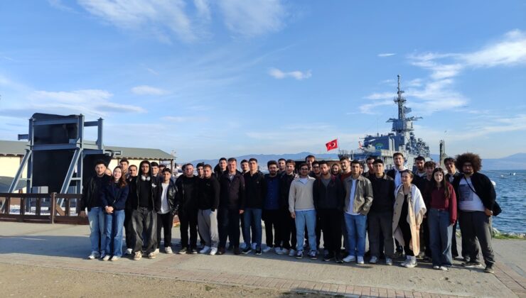 Gemi İnşaatı ve Denizcilik Fakültesi Öğrencileri İzmir Deniz Müzesinde