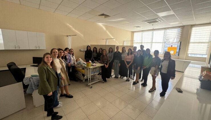 Hemşirelik Eğitiminde Simülasyon Kullanımına Yönelik Atölye Düzenlendi