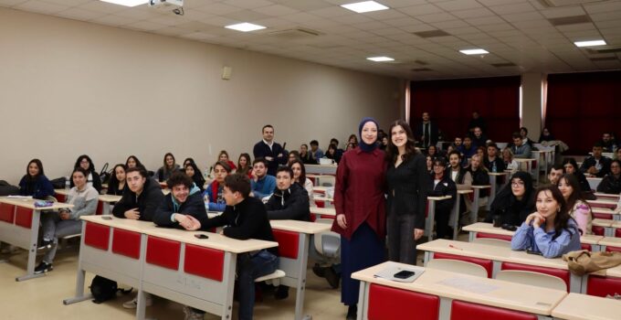 Okuldan Sektöre, Sektörden Sınıfa: “Derste Mezun Var” Etkinliği