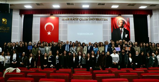 İKÇÜ’de Sağlık İdarecileri Günü Kutlandı