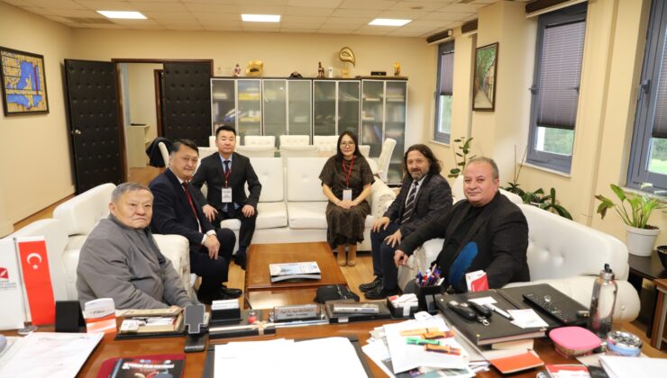 Moğolistan Milli Üniversitesi Heyeti İKÇÜ’yü Ziyaret Etti