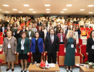 Hemşirelikte İleri Bakış Sempozyumunun Üçüncüsü Düzenlendi