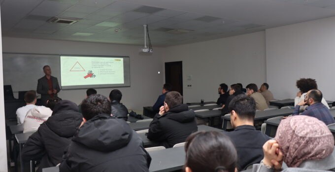 Gemi İnşaatı ve Denizcilik Fakültesi Öğrencilerine “Temel Gemi Boyaları Eğitimi” Verildi