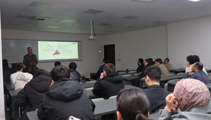 Gemi İnşaatı ve Denizcilik Fakültesi Öğrencilerine “Temel Gemi Boyaları Eğitimi” Verildi