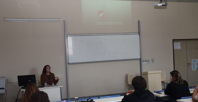 Eczacılık Fakültesi “Yardımcı Eczacılık” Konulu Söyleşi Düzenledi