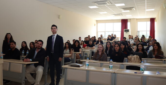 İİBF Öğrencilerine Bankacılık ve Finans Sektöründe Kariyer Olanakları Anlatıldı