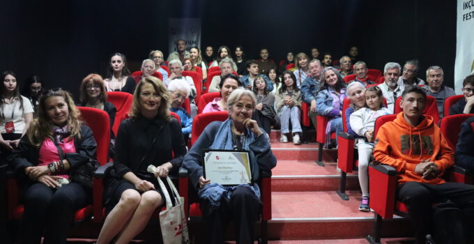 İKÇÜ Film Festivali’nde “Sisler Bulvarı’ndan Geçtim: Biket İlhan” Belgesel Gösterimi ve Söyleşisi