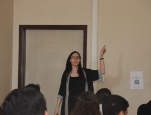 Uluslararası İlişkiler Topluluğundan “Kampüste Şiddetsiz İletişim” Semineri