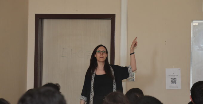 Uluslararası İlişkiler Topluluğundan “Kampüste Şiddetsiz İletişim” Semineri
