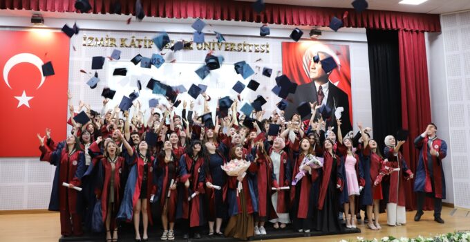 2026’nın İlk Mezuniyet Coşkusu Turizm Fakültesinden