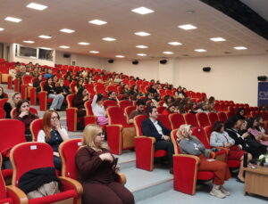 Diyetetikçü Sempozyumu’nda Sosyal Medyadaki Popüler Beslenme Trendleri Ele Alındı