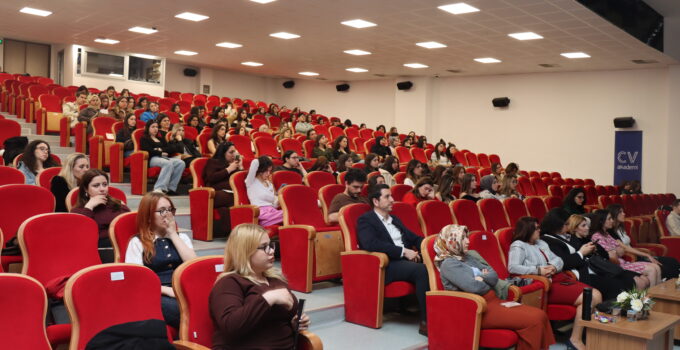 Diyetetikçü Sempozyumu’nda Sosyal Medyadaki Popüler Beslenme Trendleri Ele Alındı