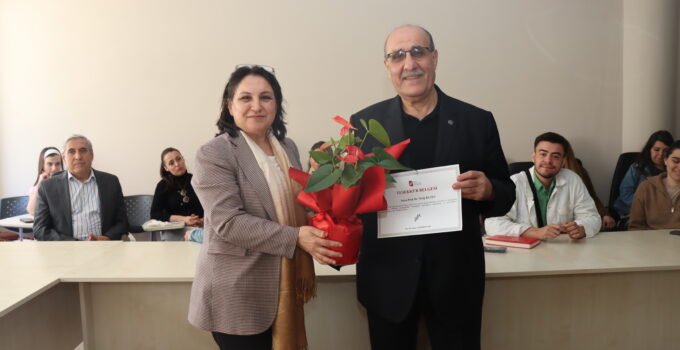 İKÇÜ Sağlık Bilimleri Enstitüsü “Bilinçli Farkındalık” Söyleşisi Düzenledi