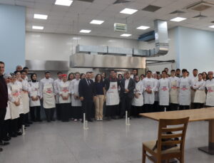 İKÇÜ Turizm Fakültesinde Uygulamalı Gastronomi Atölyesi Düzenlendi