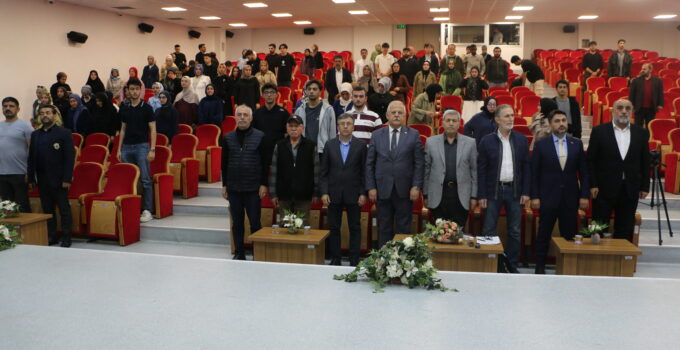 Fikir ve Medeniyet Topluluğu’ndan “Necip Fazıl ve Gençlik” Programı