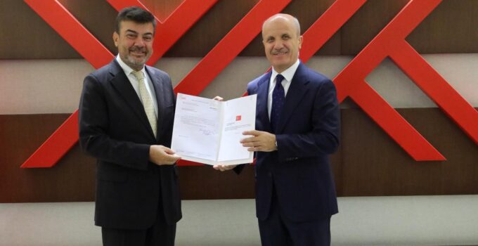 Prof. Dr. Balcı, Rektörlük Mazbatasını YÖK Başkanı Prof. Dr. Erol Özvar’dan Aldı