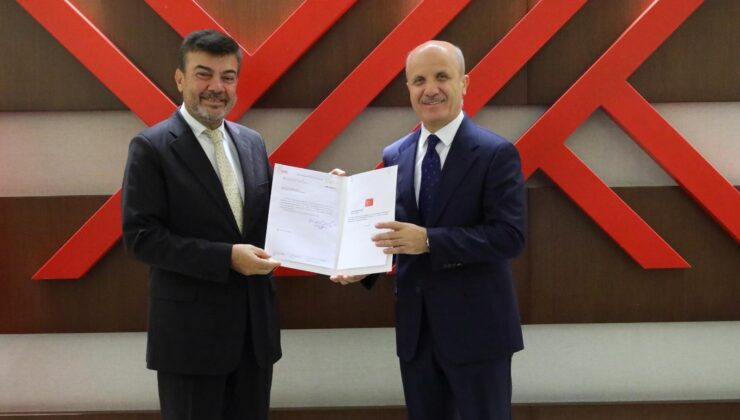 Prof. Dr. Balcı, Rektörlük Mazbatasını YÖK Başkanı Prof. Dr. Erol Özvar’dan Aldı