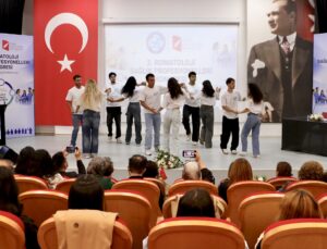 2. Romatoloji Sağlık Profesyonelleri Kongresi Farklı Disiplinlerden Uzmanları Bir Araya Getirdi